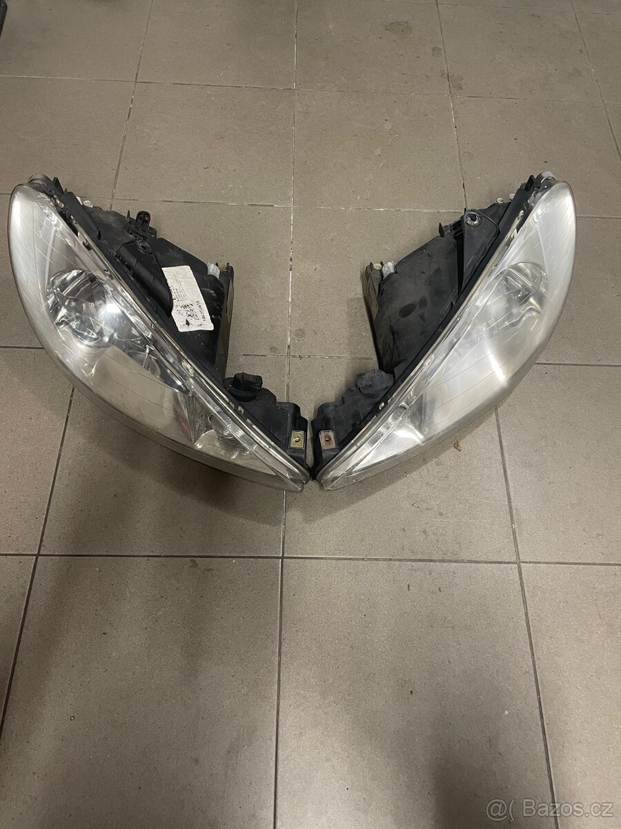 Přední světla Peugeot 206
