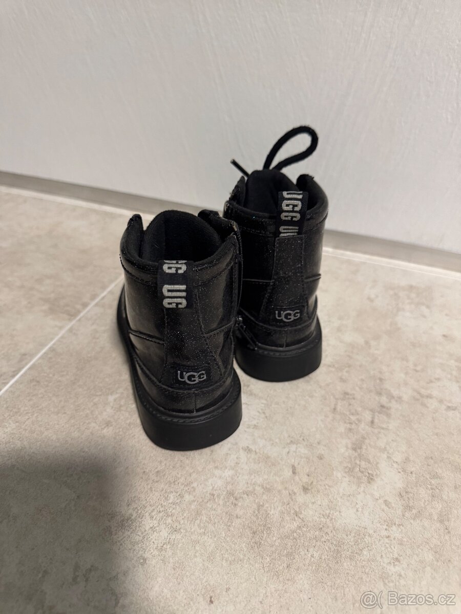 Boty UGG