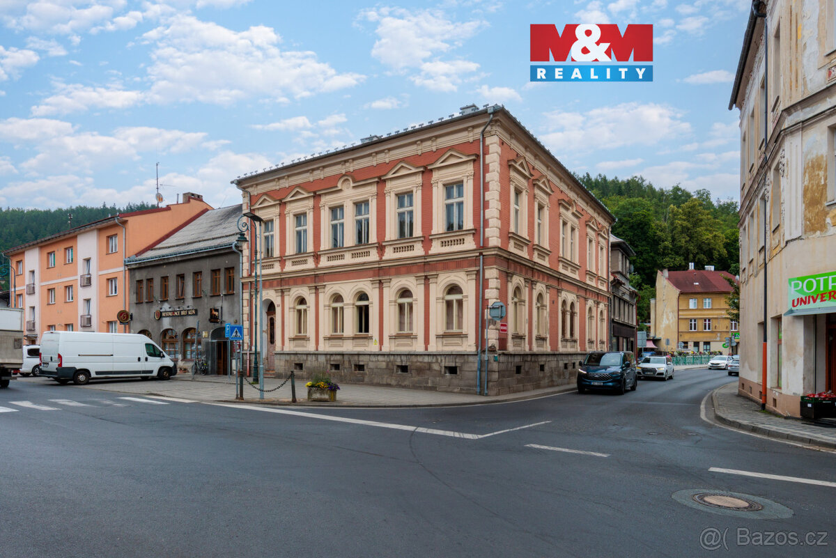 Prodej nájemního domu v Nejdku, ul. náměstí Karla IV.