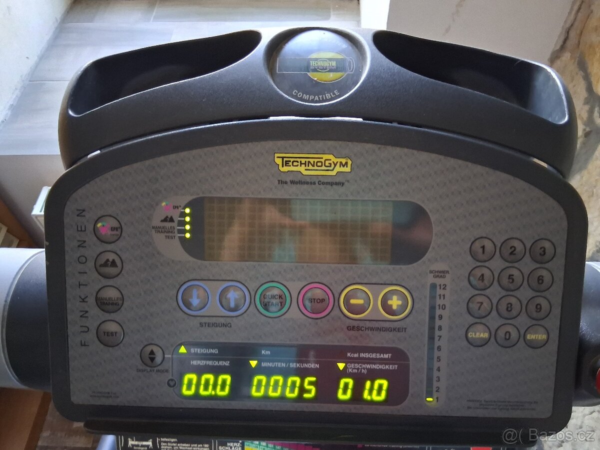 Profi běžecký pás Technogym Run XT PRO