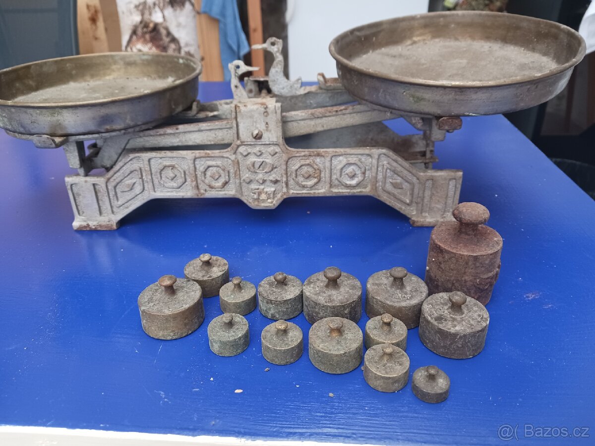 Stará kuchyňská váha