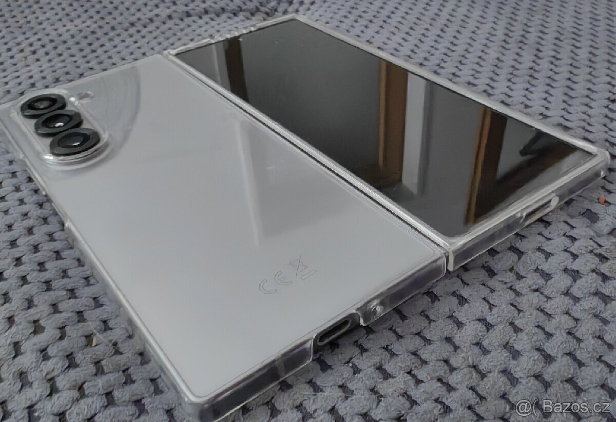 Samsung Galaxy Z Fold6 5G v top stavu v pouzdre pruhlednem