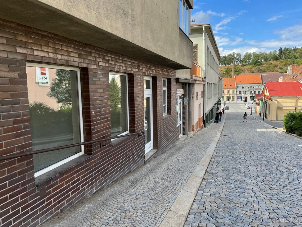 Na pronájem obchodní prostory(69 m2)v Třebíči-Přerovského ul