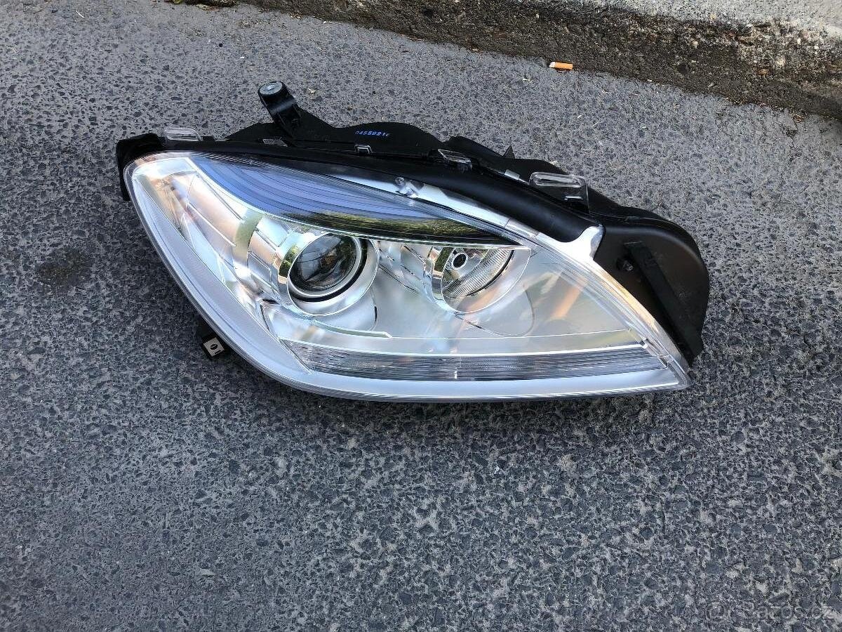 Mercedes-Benz "ML" (W166) r.v. 11/2011- PRAVÉ PŘEDNÍ SVĚTL