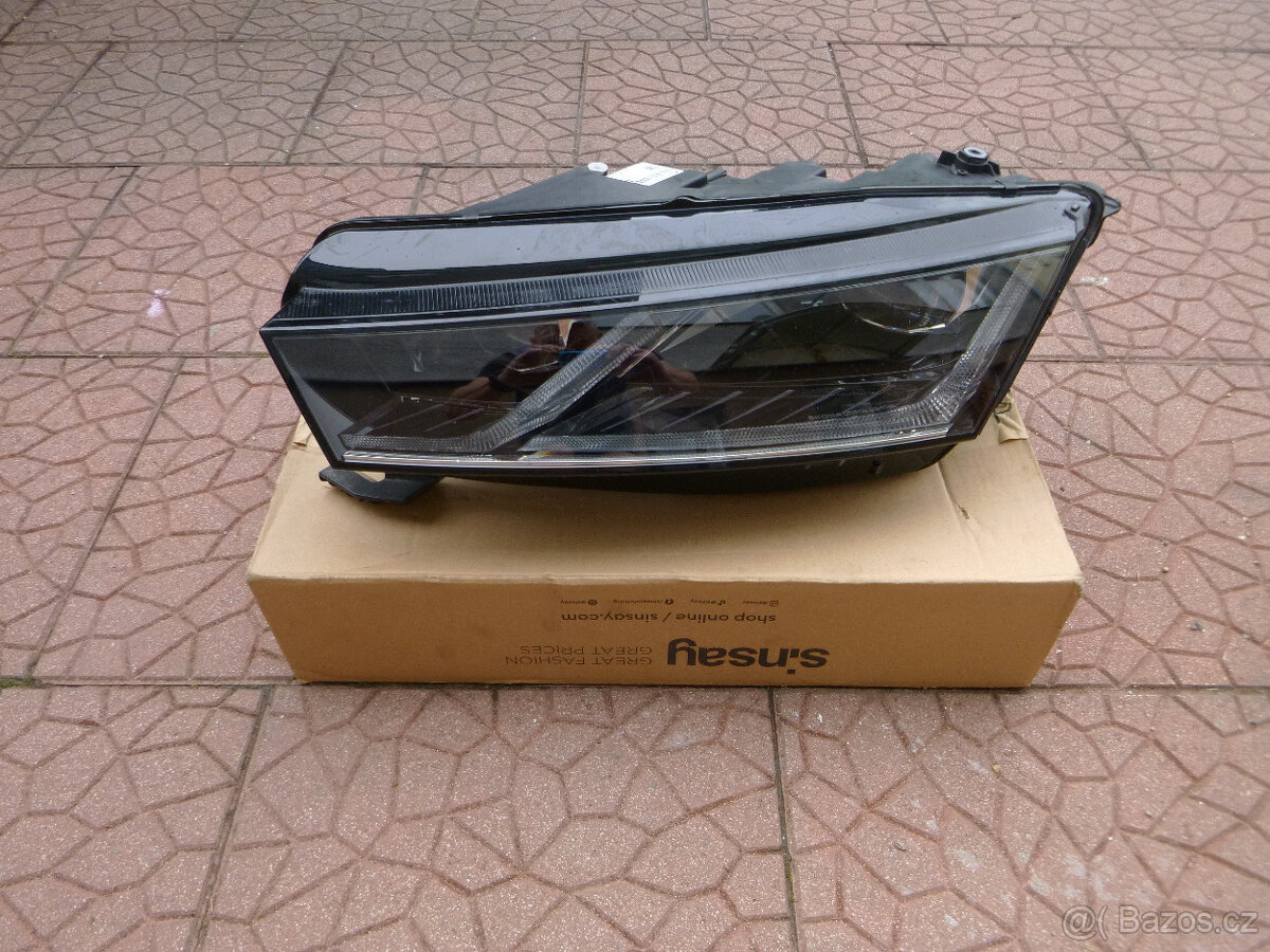 Škoda Octavia 4 originál světlo lampa full led 5E4941015A