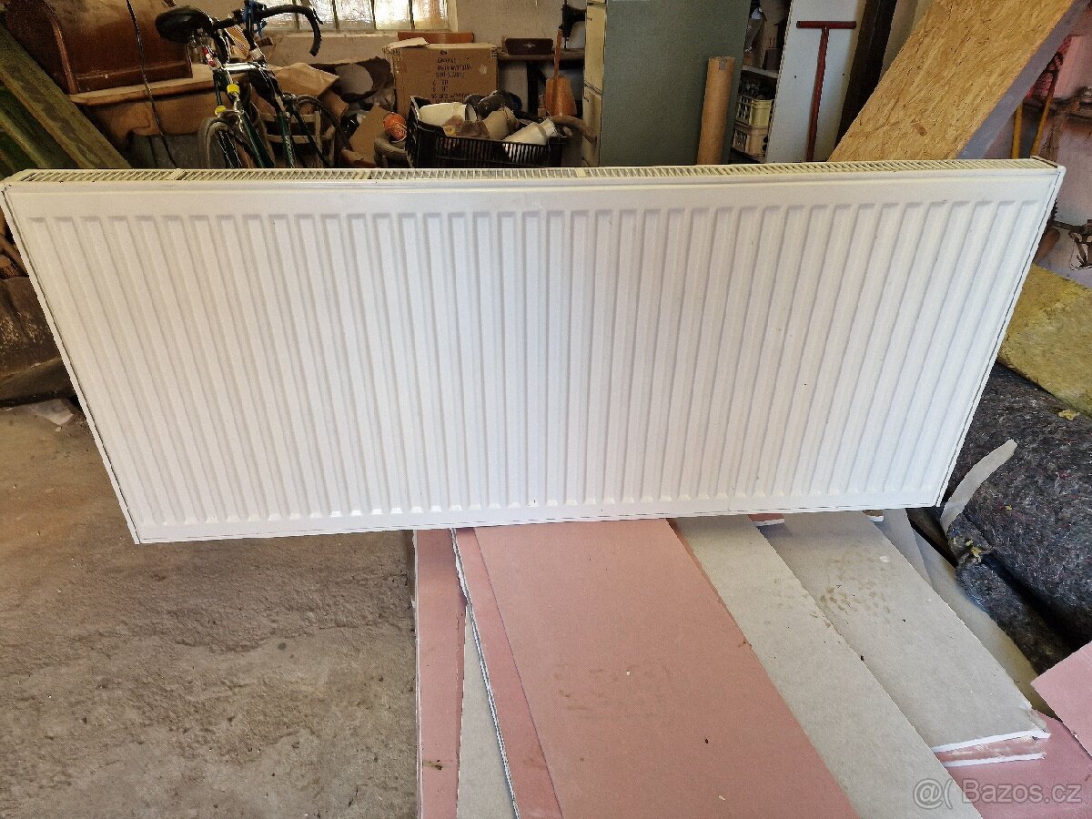 Deskový radiátor 140x60 cm
