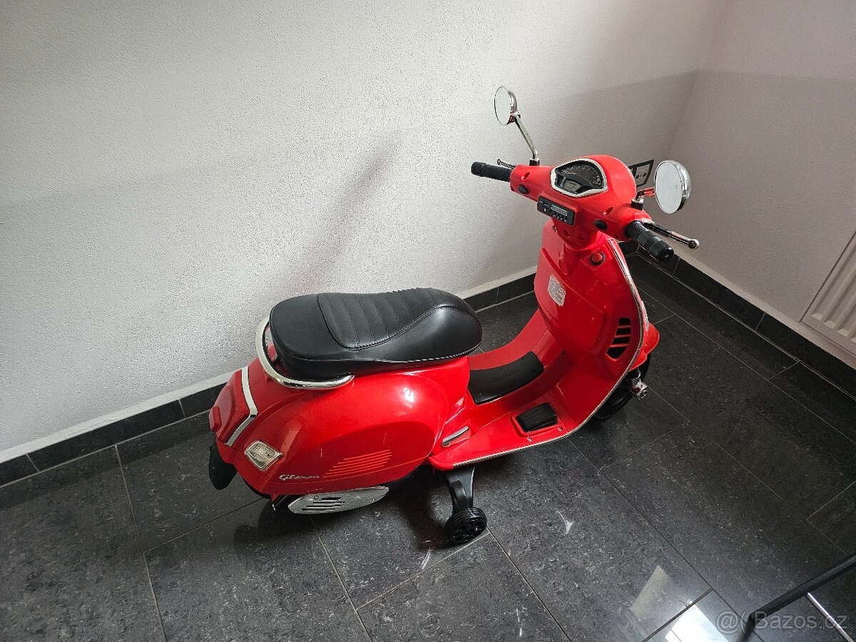 Dětská elektrická Vespa