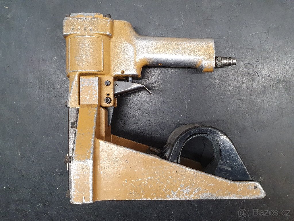 Sponkovačka na kartony Bostitch D62ADC