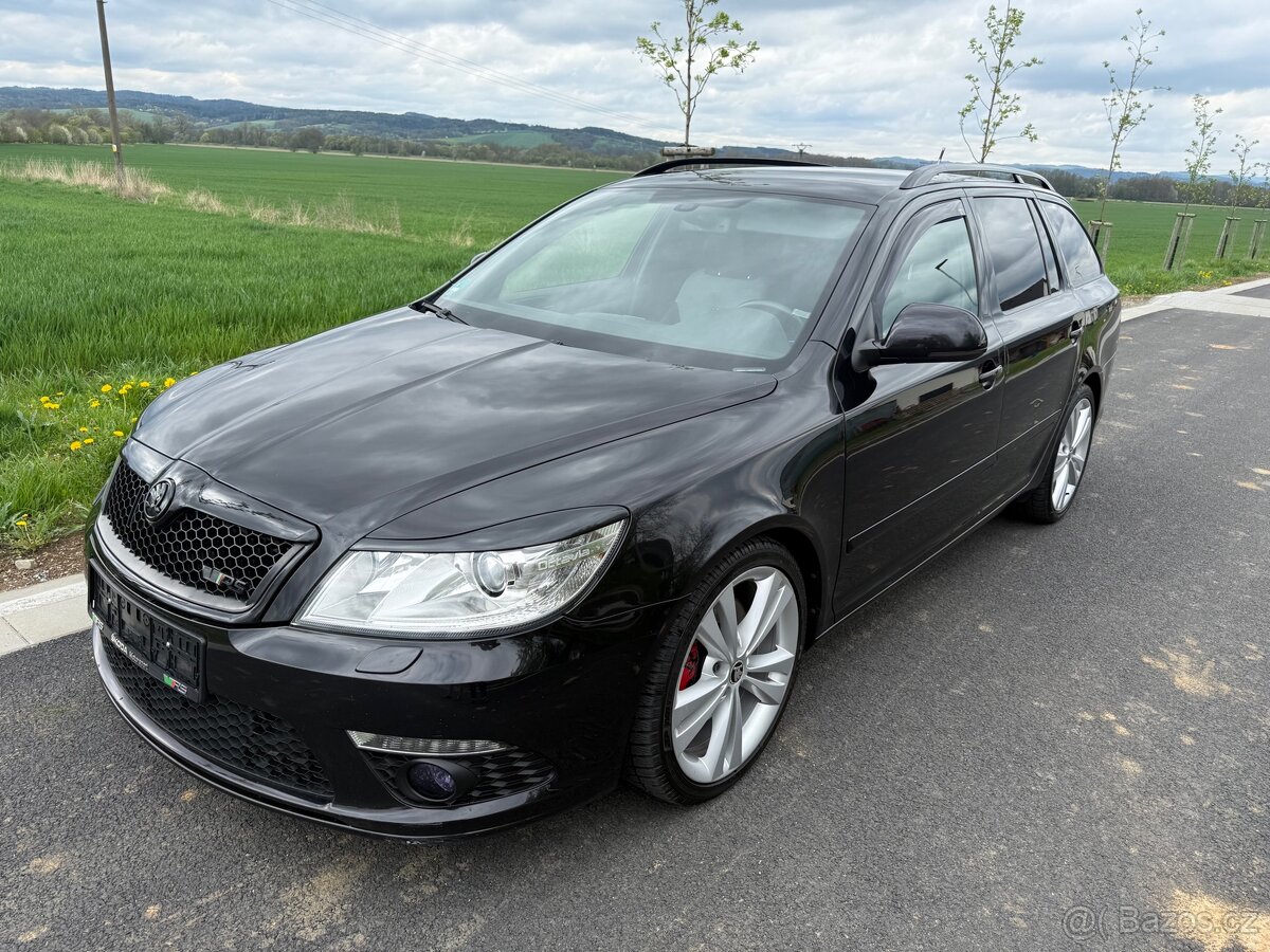 Škoda Octavia kombi RS 2.0TFSI 147kw DSG vyhřívané sedačky