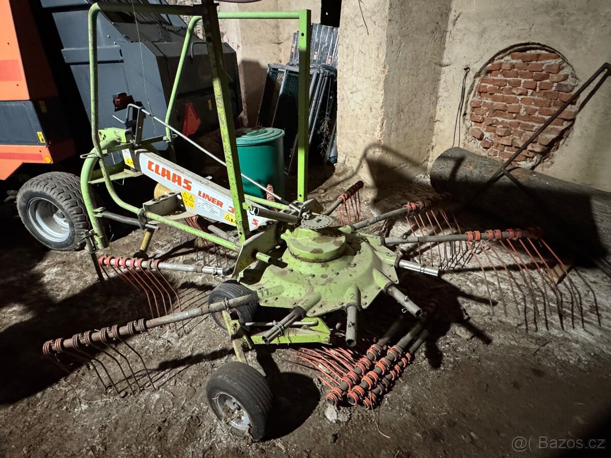 Shrnovač nahrabovač Claas Liner 390