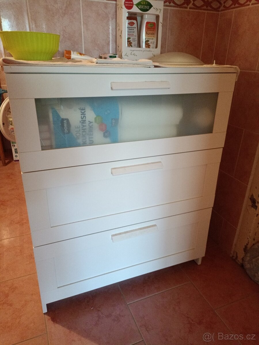 Skříňky z Ikei