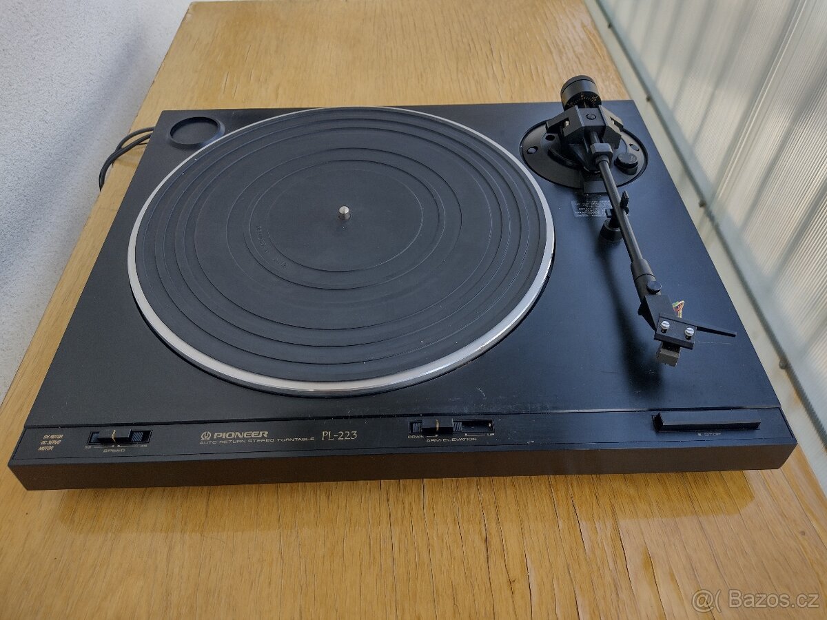 Gramofon Pioneer PL 223