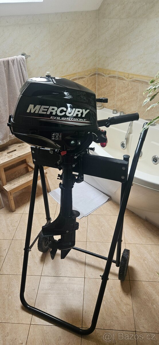 Lodní motor Mercury 3,5 M plus stojan