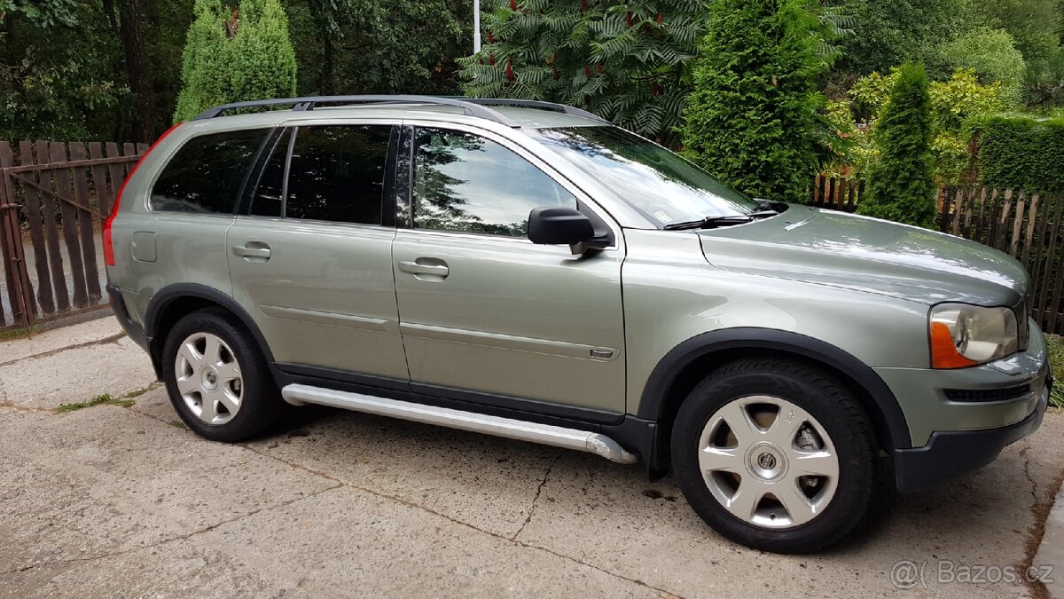 Volvo XC90 V8