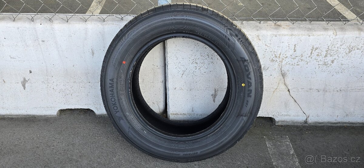 Letní pneumatiky Yokohama Advan V61 225/60 R17