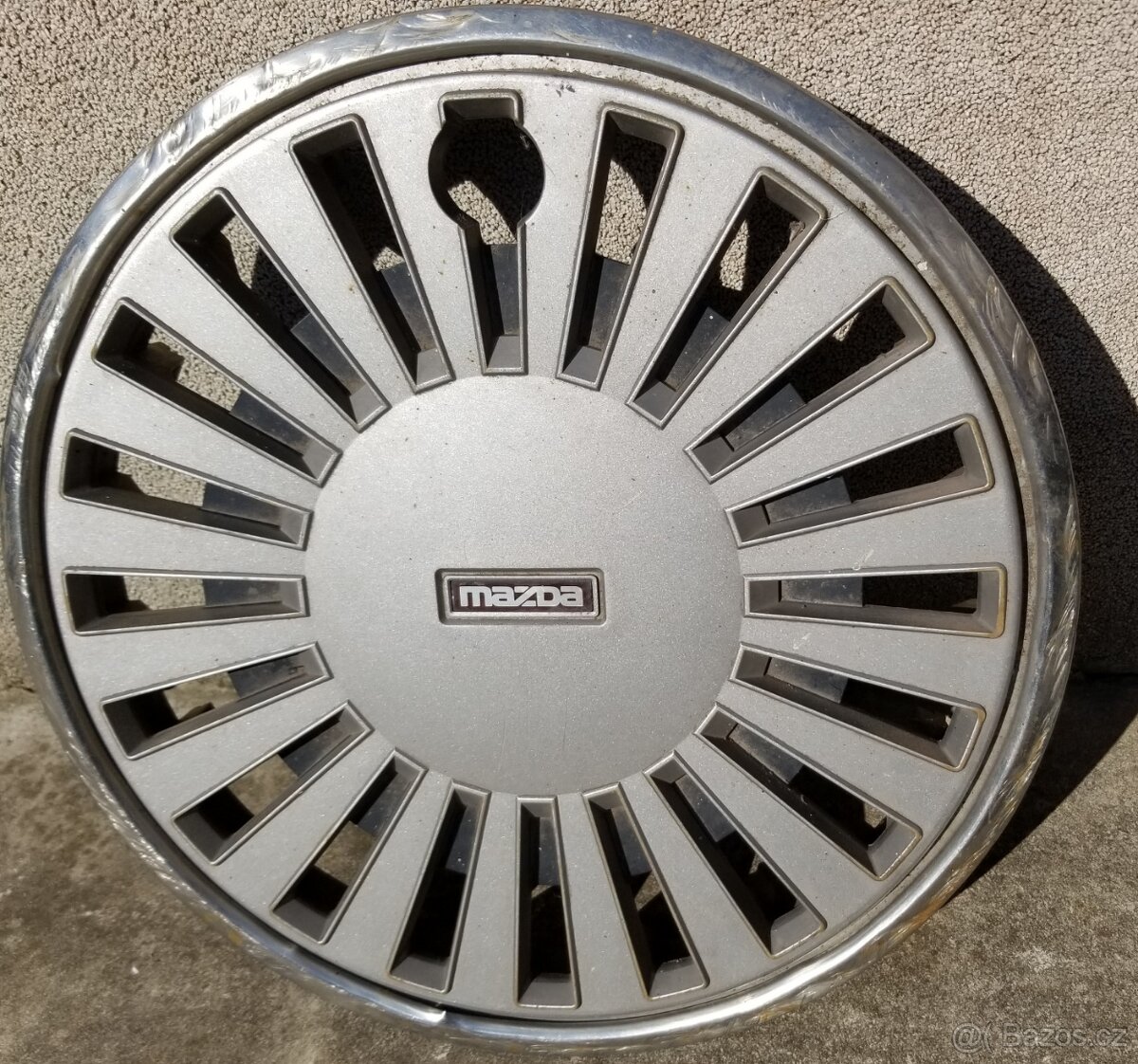 Poklici R14 na Mazdu