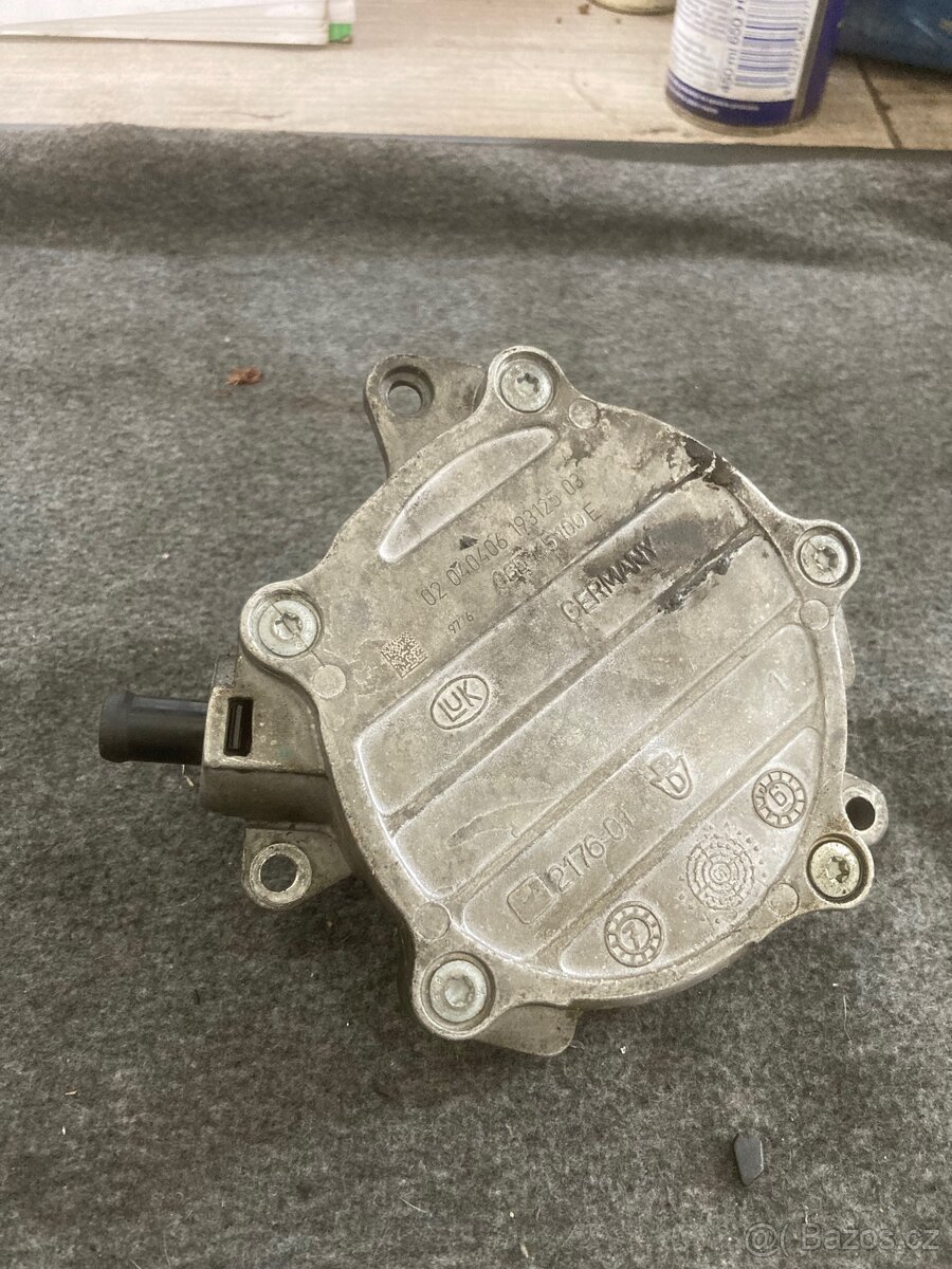 Vakuová pumpa 06D145100E