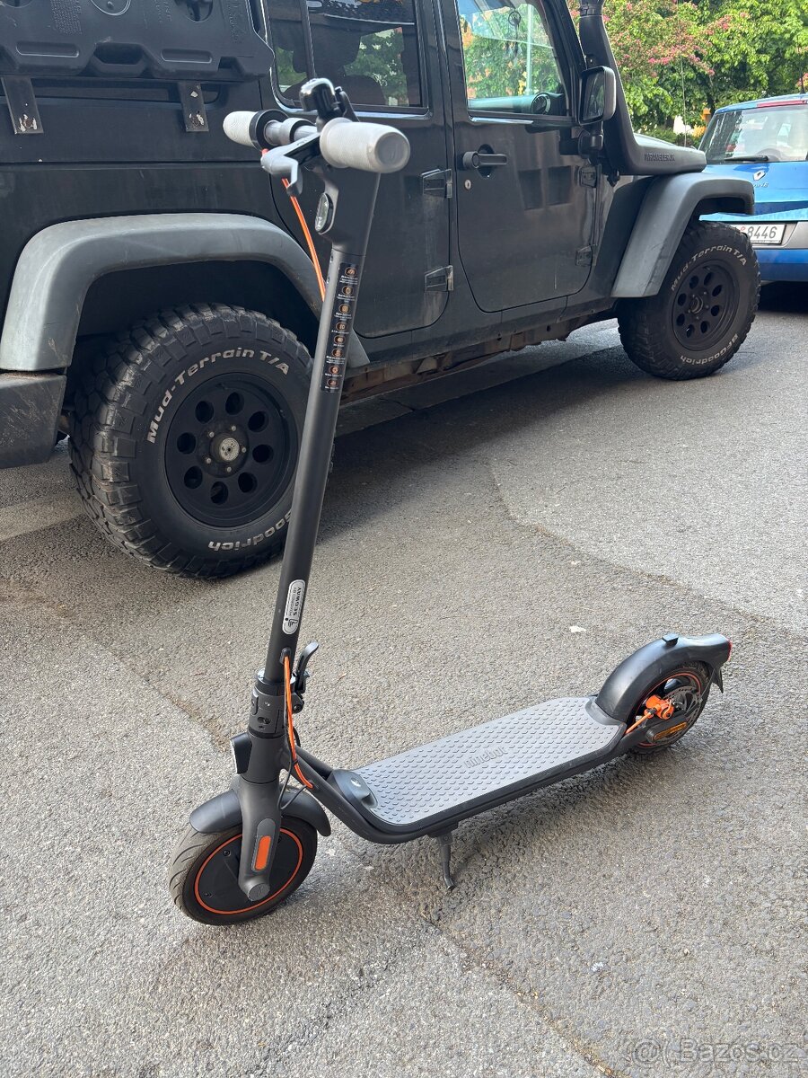 Elektro koloběžka Segway ninebot F40E