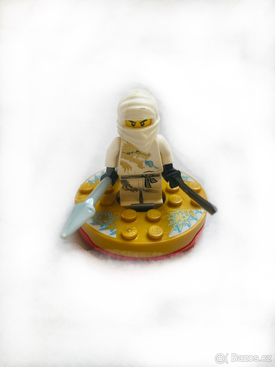LEGO Ninjago Zane DX – Minifigurka s Spinnerem a Zbraněmi