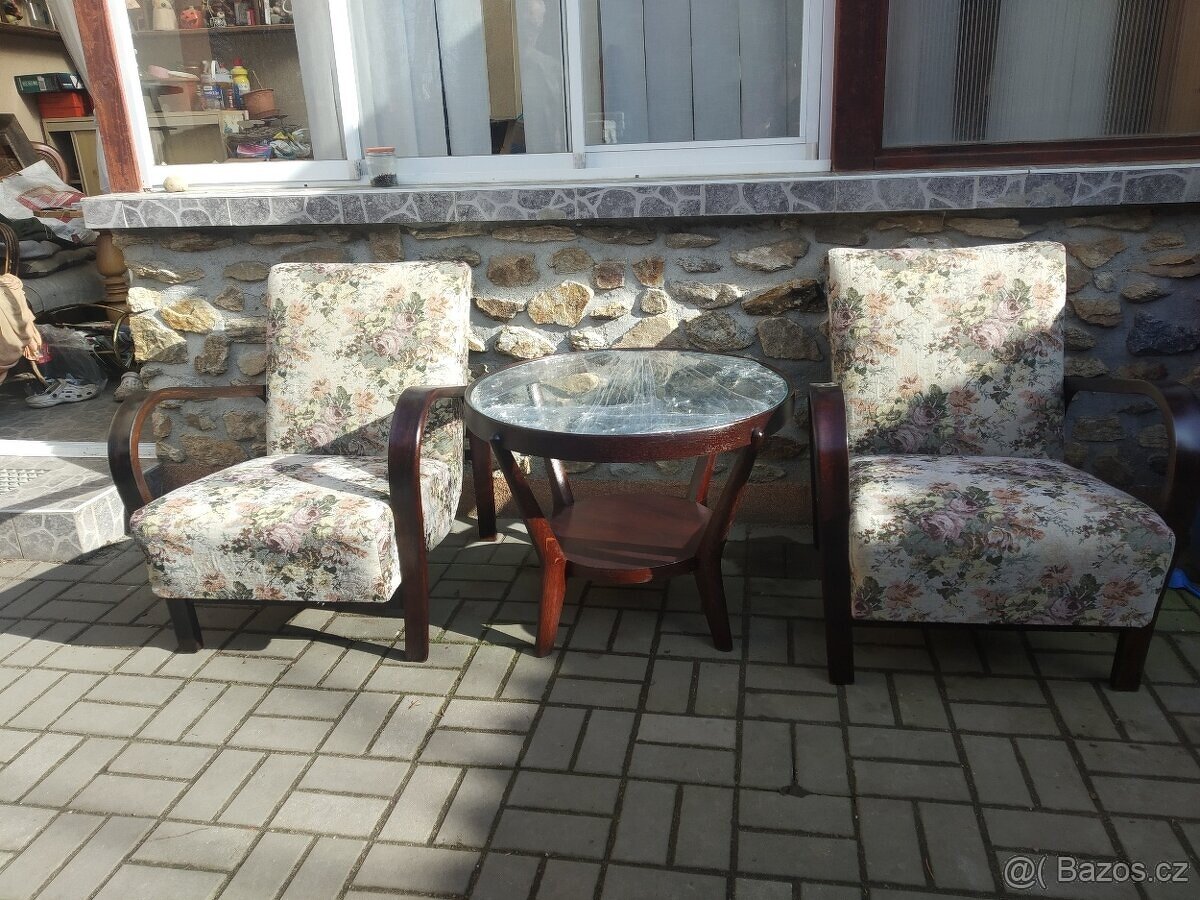 Křesla Kropáček/Koželka po renovaci.