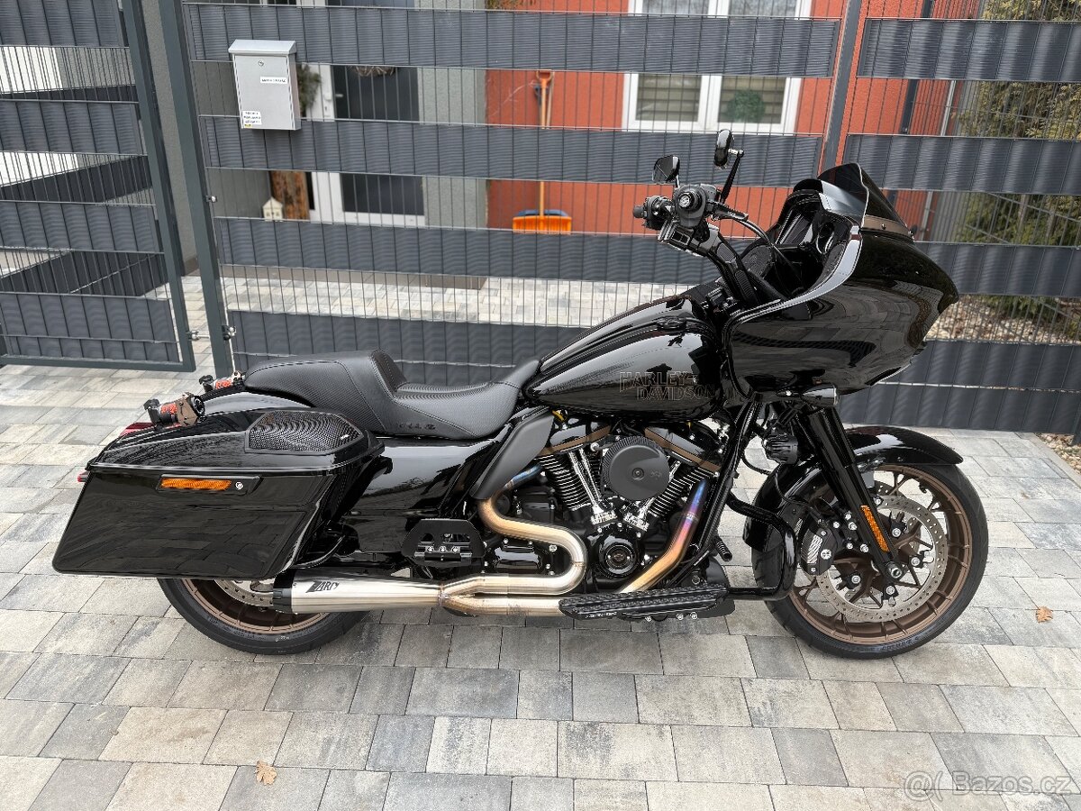 HARLEY DAVIDSON ROAD GLIDE ST CUSTOM