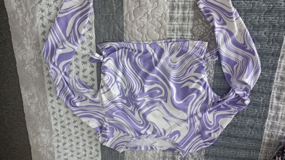 Dívčí triko (crop top)