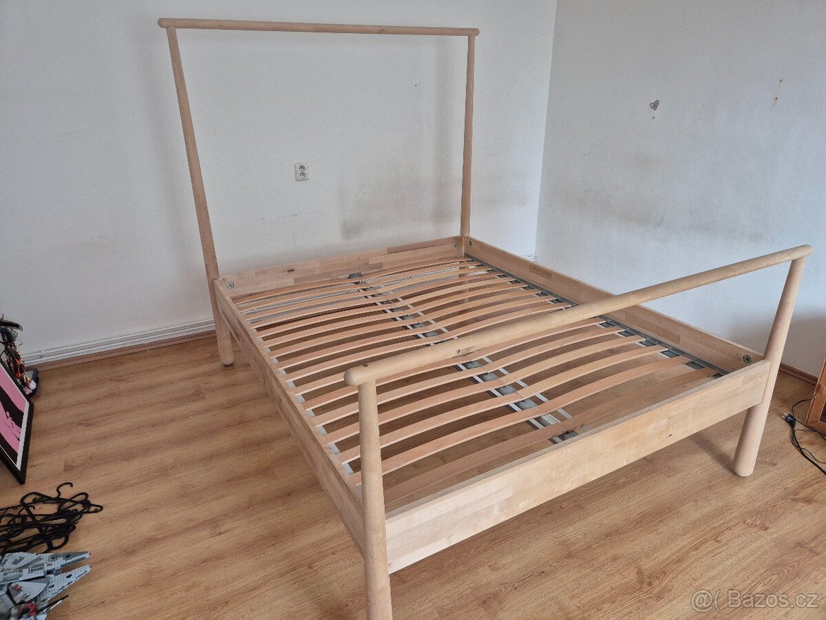 Prodam ikea postel, masive 160x200
