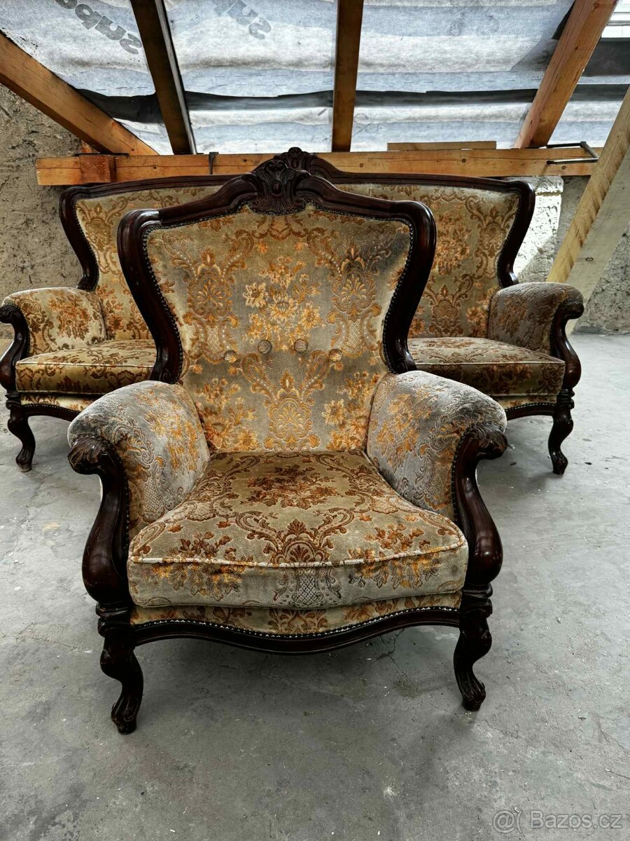 Starožitný vintage nábytek