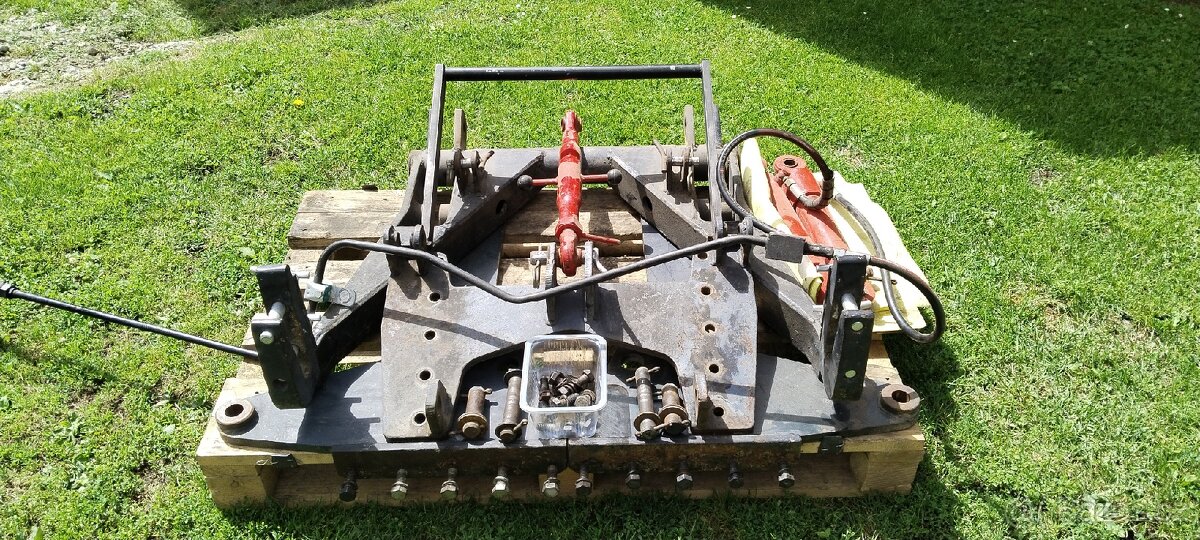 Čelní hydraulika.