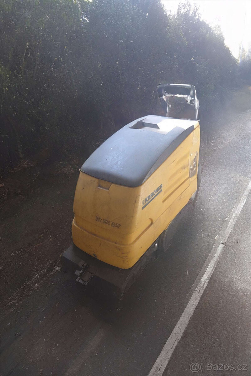 KARCHER BR 530 BAT + PŘÍSLUŠENSTVÍ