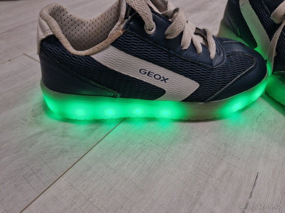 Geox, vel.31 blikající