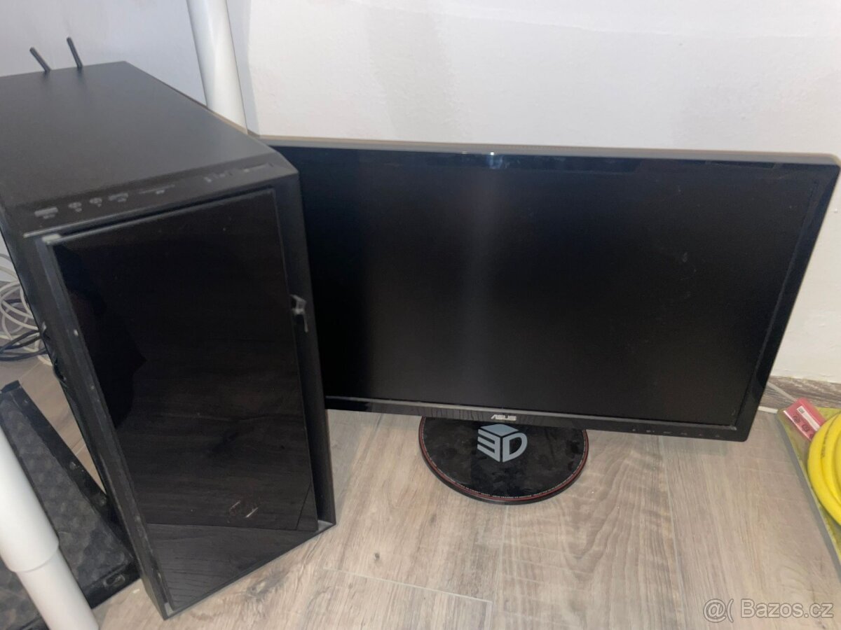 Herní PC s monitorem a něco navic