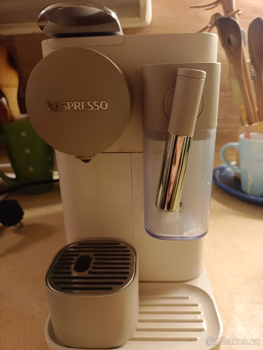 Kávovar DeLonghi