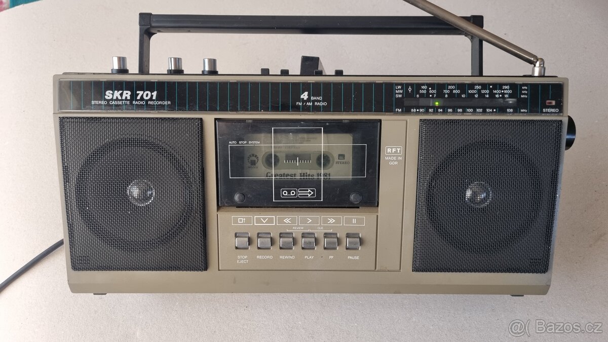 Radiomagnetofon SKR 701