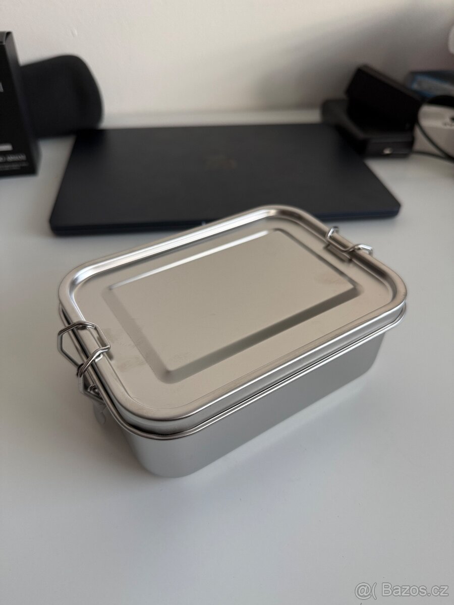 Minimalistická krabička na jídlo z nerezové oceli 850 ml