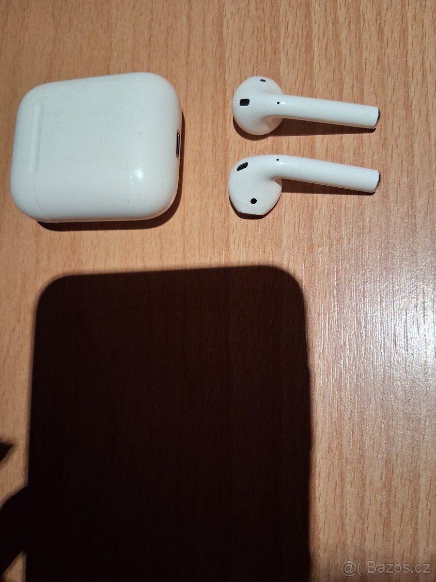Apple AirPods 2