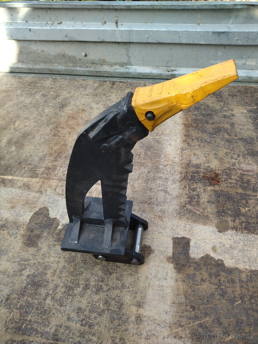 příslušenství k bagrům,trny,prosívací lžíce,hrábě