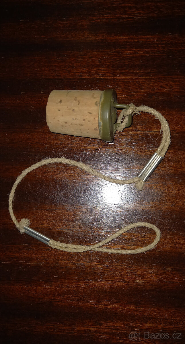 Korková zátka na polní láhev