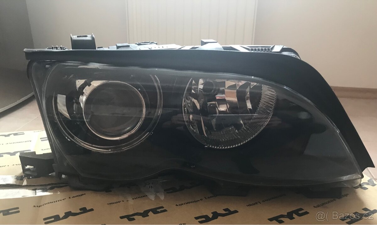 Pravé přední světlo XENON