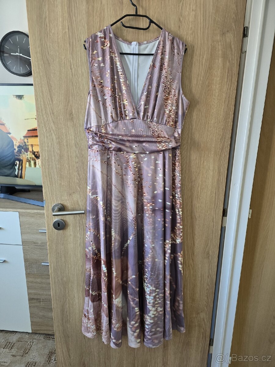 Dámské dlouhé šaty vel. L
