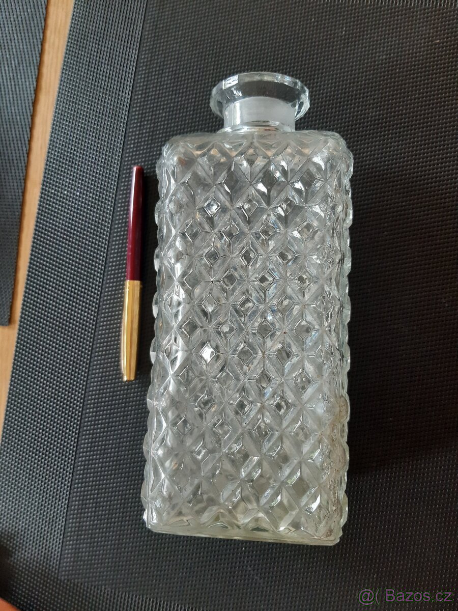 Karafa bez uzávěru