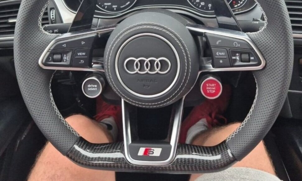 R8 START-STOP DRIVE SELECT tlacidla volantu