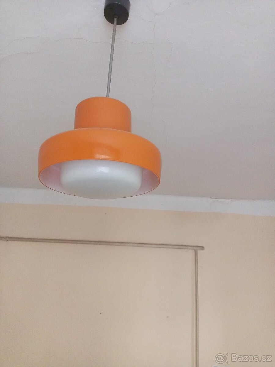 Retro lustr