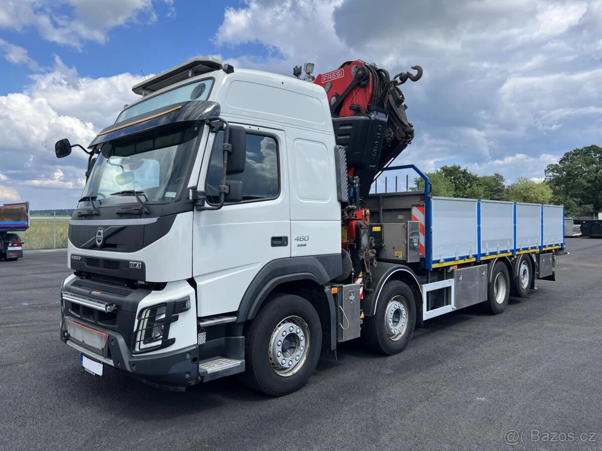 Volvo FMX 460 8x2 valník s hydraulickou rukou