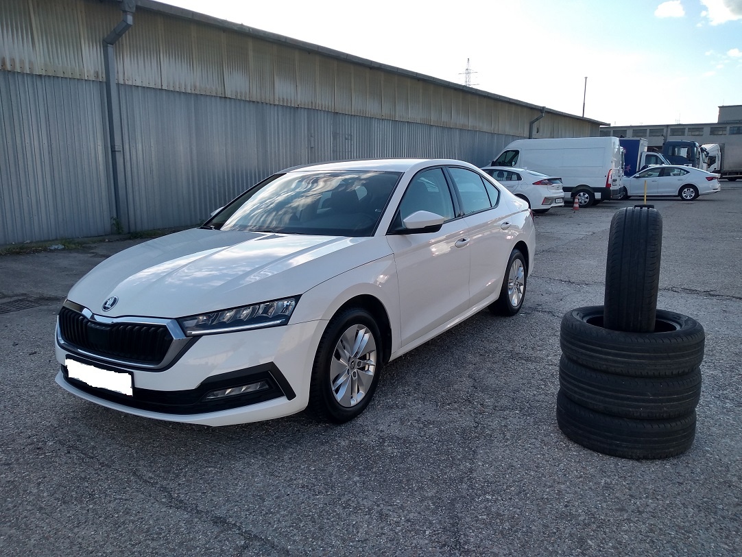 2021_ŠKODA OCTAVIA IV_1.maj.ČR_VIRTUAL KOKPIT_304000Kč netto