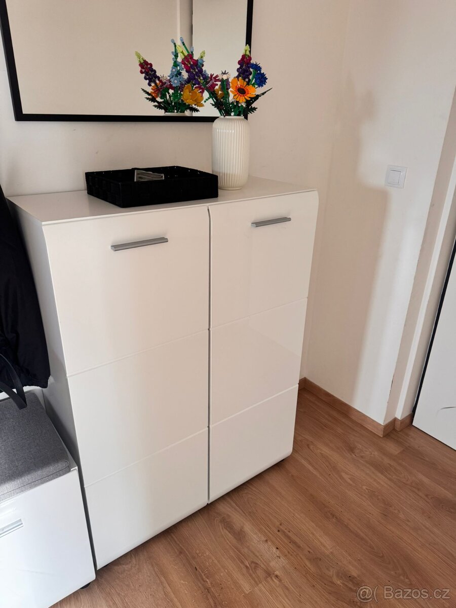 Bílý botník MERANO 2