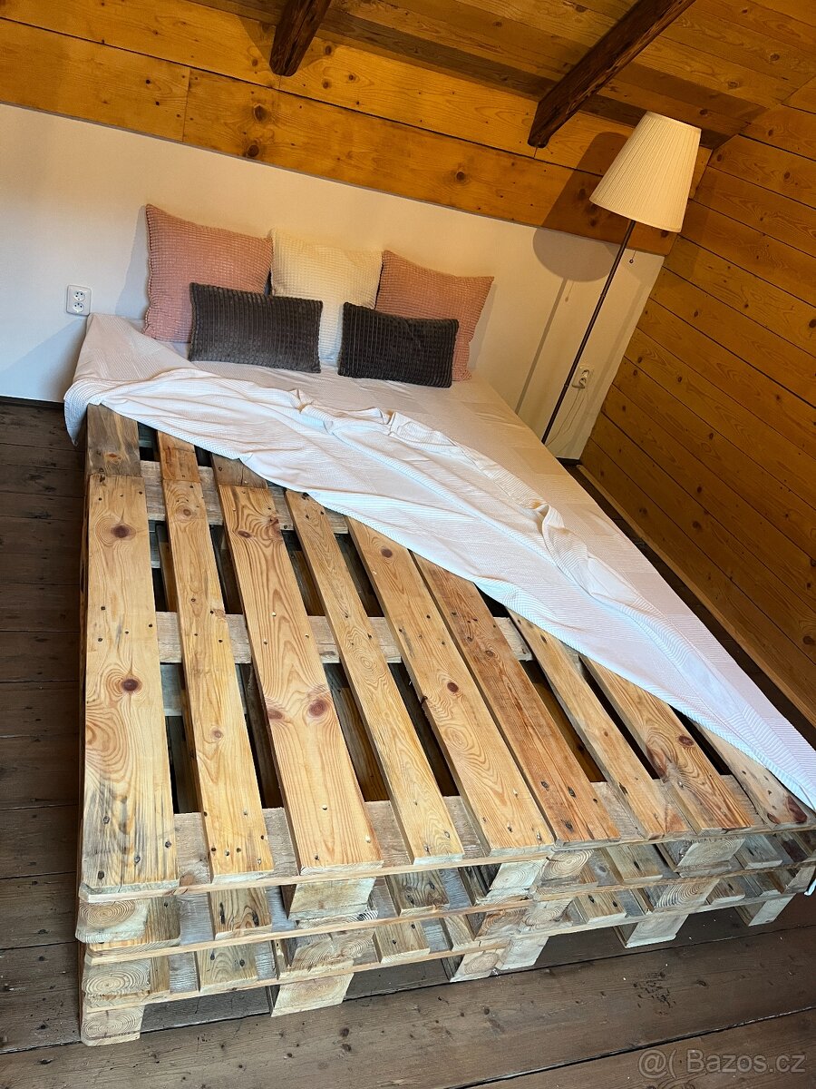 Paletový nábytek 3: Manželská postel 160x200