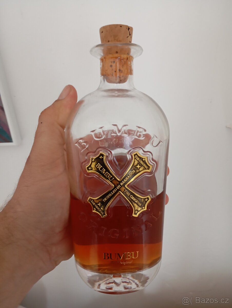 Prázdné láhve na slivovici