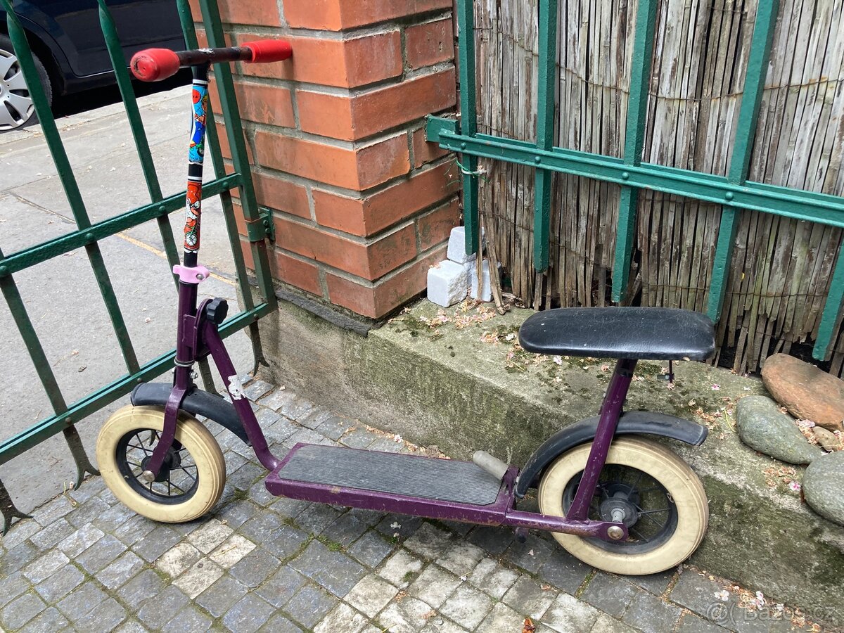 Retro koloběžka plně funkční