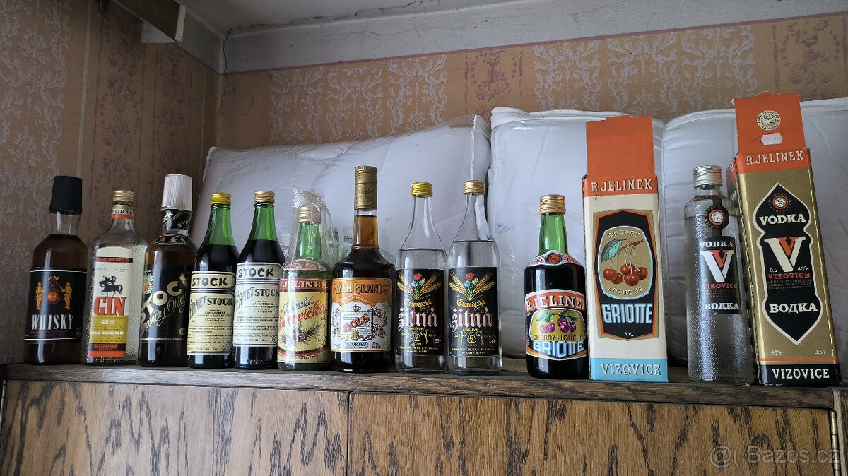 Alkohol - vodka, griotte - starý, archivní, retro alk.